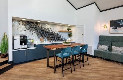 Coliseum Central Apartment | This apartment is a 1 bedroom(s), 1 bathrooms, located in Hampton, VA.