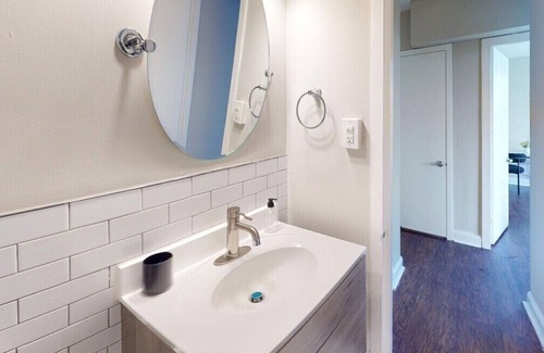 East Falls Apartment | This apartment is a 2 bedroom(s), 1 bathrooms, located in Philadelphia, PA.
