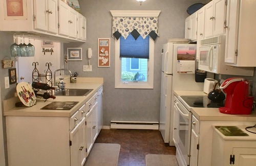 Brewster Condo | This B-Style Billington Village townhouse has access to Golf and Pool. (Fees Apply)