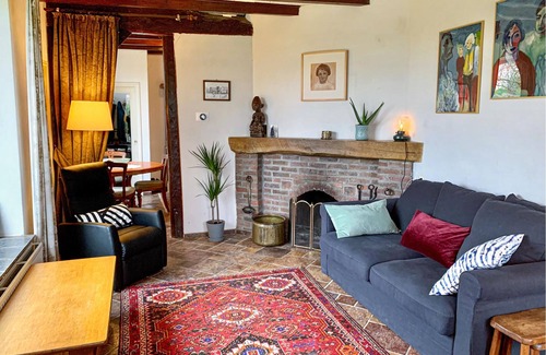 Nuth House | This characteristic square square farmhouse is beautifully situated in the South Limburg hills.