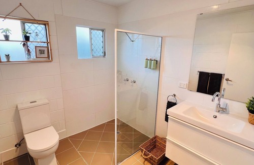 Miles End Apartment | This completely renovated two-bedroom unit is a gorgeous & cosy space.