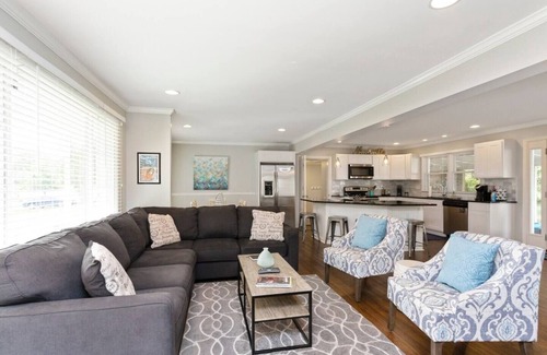 Donelson Hills House | This house is a 0 bedroom(s), 2 bathrooms, located in Nashville, TN.