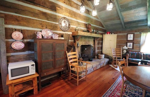 Pittsburg House | This house is a 2 bedroom(s), 1 bathrooms, located in East Bernstadt, KY.