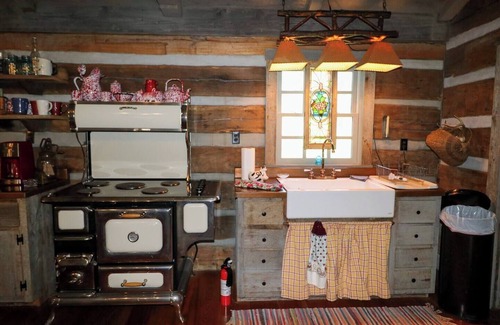 Pittsburg House | This house is a 2 bedroom(s), 1 bathrooms, located in East Bernstadt, KY.