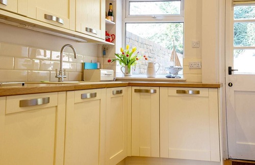 Ruswarp House | This house is a 3 bedroom(s), 2 bathrooms, located in Ruswarp, England.