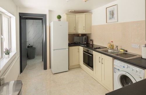 Belfast City Centre House | This house is a 5 bedroom(s), 2 bathrooms, located in Belfast, Northern Ireland.