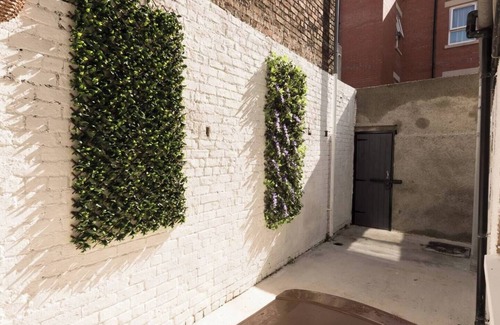 Belfast City Centre House | This house is a 5 bedroom(s), 2 bathrooms, located in Belfast, Northern Ireland.