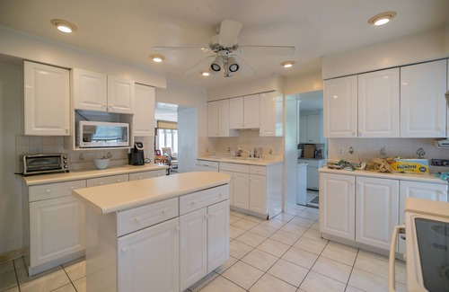 West Trenton Resort | This is a beautiful family-friendly historic mansion on a private lake.