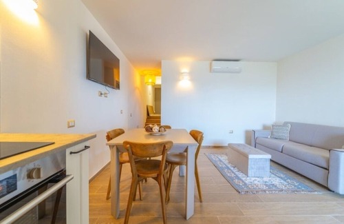 Cugnana Verde Apartment | This is unique space and enjoy the panoramic view of the mountains and the gulf.