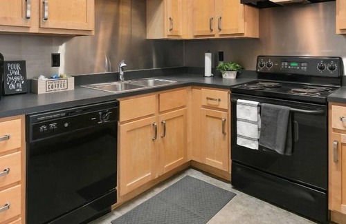 Downtown St. Louis Apartment | This loft is a 2 bedroom(s), 2 bathrooms, located in St. Louis, MO.