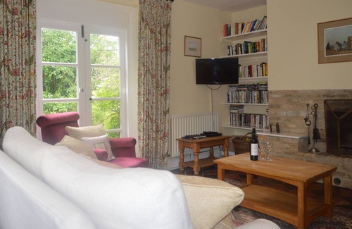 Chipping Norton Cottage | This lovely cottage is spacious, well situated and very comfortable.