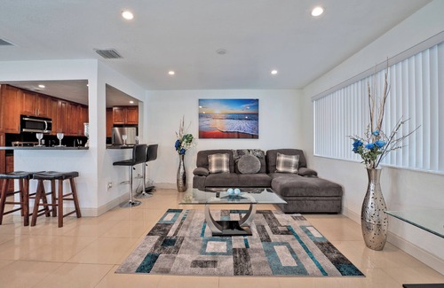 Miramar House | This luxurious 3 bedrooms 2 bathrooms, Jacuzzi pool