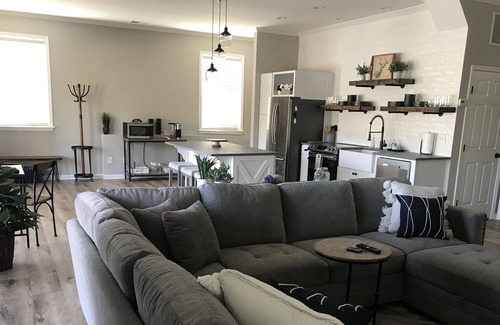 Dawsonville Cottage | This Must Be the Place! Lake Lanier