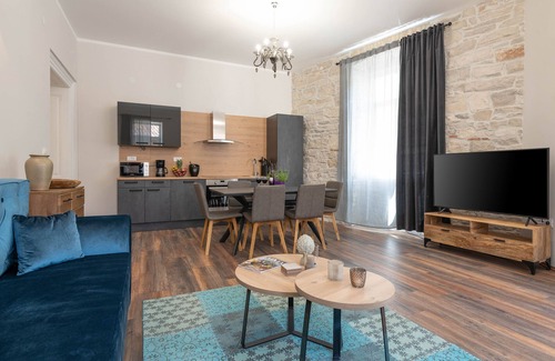 Pomer Apartment | This spacious uniquely decorated apartment is perfect place to pamper yourself.