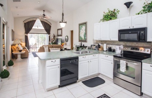 Seasons Villa | This villa is a 4 bedroom(s), 3 bathrooms, located in Kissimmee, FL.