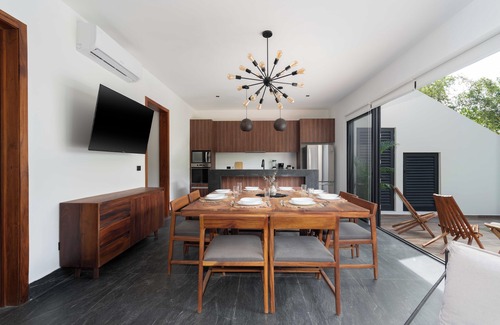 La Veleta Villa | This villa is a 4 bedroom(s), 4 bathrooms, located in Tulum, QR.