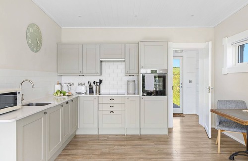 Georgeham Ski Chalet | Thistledown - a lodge that sleeps 2 guests in 1 bedroom