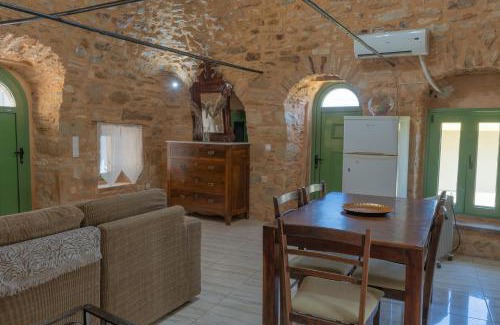 Ionia Apartment | Tholopotami Stone House