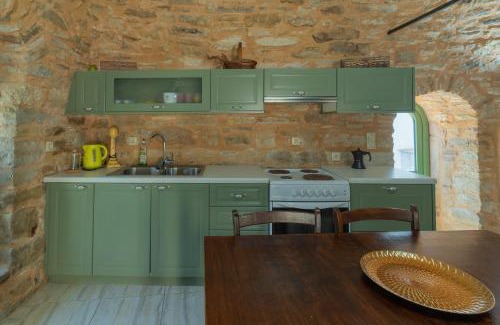 Ionia Apartment | Tholopotami Stone House