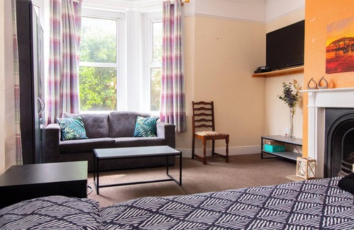 Shirley House | Thornbury Guest House Room 1