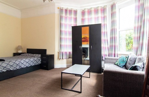 Shirley House | Thornbury Guest House Room 1