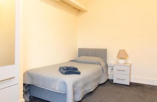 Shirley House | Thornbury Guest House Room 6