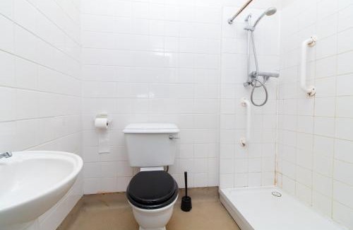 Shirley House | Thornbury Guest House Room 6