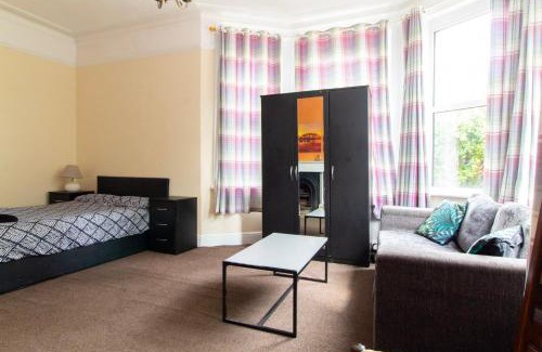 Shirley House | Thornbury Guest House Room 1
