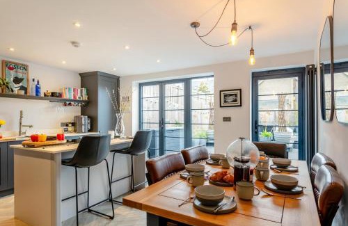 Bishops Tawton House | Thorncliffe Mews