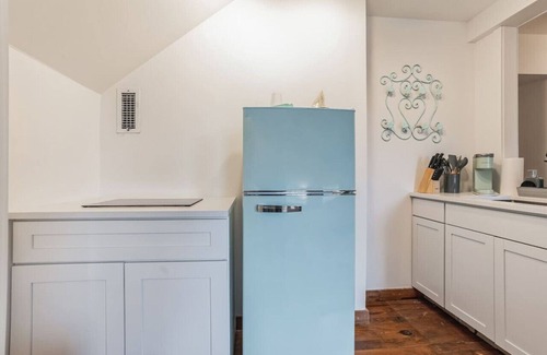 Cheyney Apartment | Thornton Studio w/Kitchenette