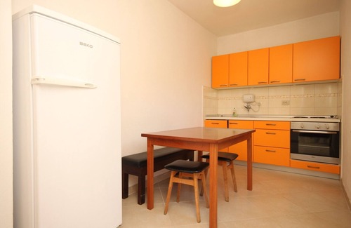Sveti Jakov Apartment | Three bedroom apartment near beach Cove Merašćica, Cres (A-8071-a)