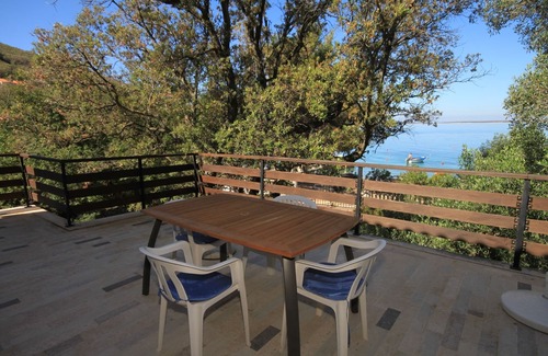 Sveti Jakov Apartment | Three bedroom apartment near beach Cove Merašćica, Cres (A-8071-a)