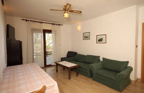 Sveti Jakov Apartment | Three bedroom apartment near beach Cove Merašćica, Cres (A-8071-a)