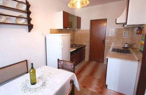 Njivice Apartment | Three bedroom apartment with terrace and sea view Njivice, Krk (A-21858-b)