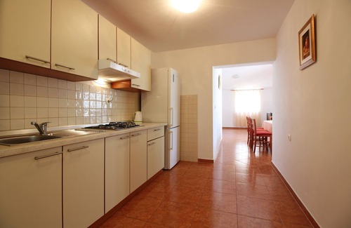 Metajna Apartment | Three bedroom apartment near beach Metajna, Pag (A-6486-f)