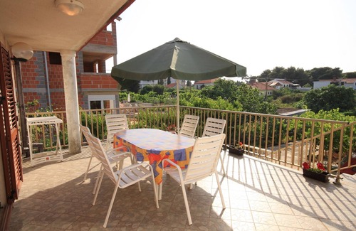 Ugljan Apartment | Three bedroom apartment with terrace and sea view Ugljan (A-8257-a)