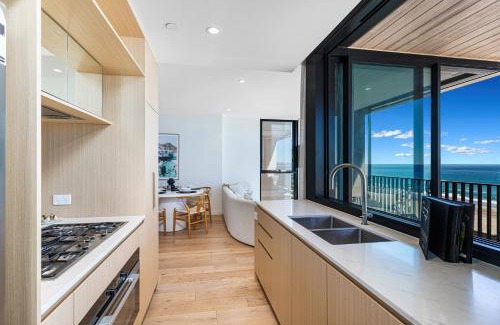 Palm Beach Apartment | Three Bedroom Beachfront Apartment