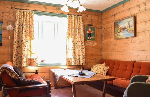 Granvin House | Three-Bedroom Holiday Home in Gravin