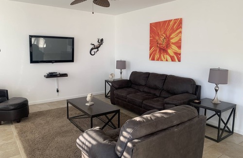 Gravois Mills House | Three Bedroom Home at Coconuts Restaurant and Resort