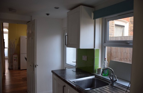 Higham Hill House | Three Bedroom House, 2 Bathrooms, Garden, 10 Minutes Station