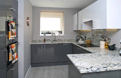 Saint Paul's House | Three bedroom House Next to Cabot Circus - Hopewell