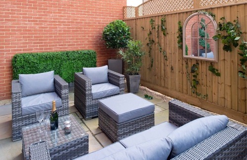 Saint Paul's House | Three bedroom House Next to Cabot Circus - Hopewell