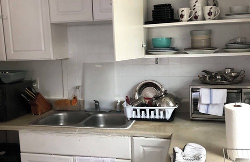 Roslindale Apartment | Three Bedroom House in a convenient and Easy Accessible Location