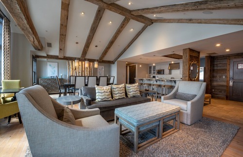 Crested Butte Condo | Three Bedroom Mountain Chic 6th Floor Penthouse with Amazing View - No Cleaning Fee! by RedAwning