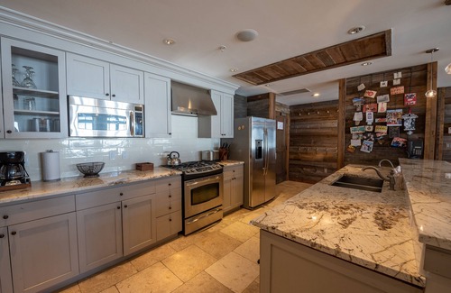 Crested Butte Condo | Three Bedroom Mountain Chic 6th Floor Penthouse with Amazing View - No Cleaning Fee! by RedAwning