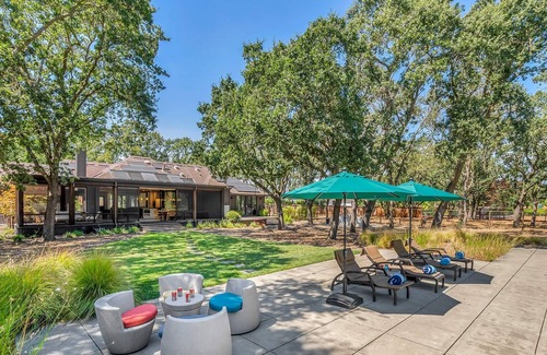 Sonoma Villa | Three bedroom, three bathroom home in beautiful Sonoma Valley Wine Country.