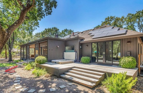 Sonoma Villa | Three bedroom, three bathroom home in beautiful Sonoma Valley Wine Country.