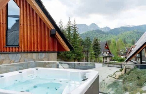 Koscielisko House | Three-Bedroom Villa with jacuzzi B
