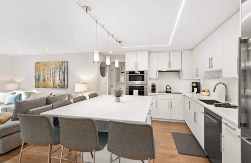 Aspen Condo | Three Blocks To Downtown! Parking, Wood FP, W/D, With Portable Air Conditioning