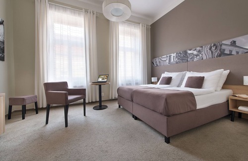 Zizkov Hotel | Three Crowns Hotel Prague